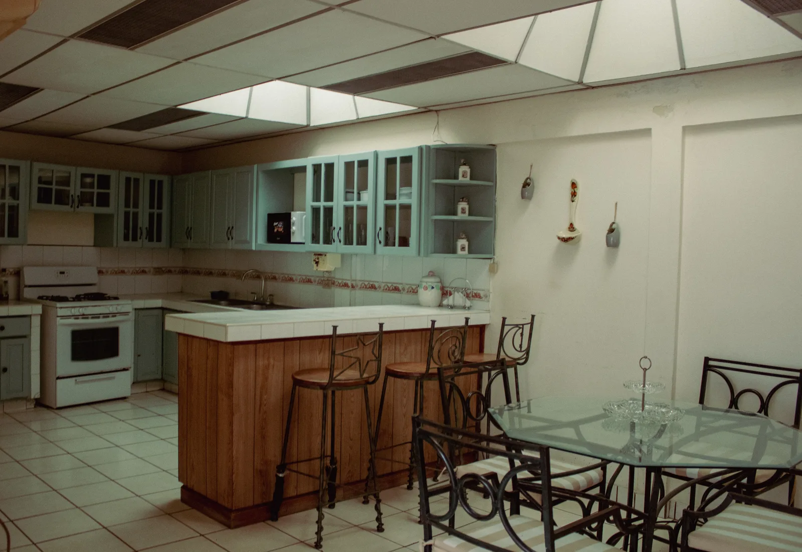 Retro home how in the 90s use to be, gorgeous light blue decorate the kitchen